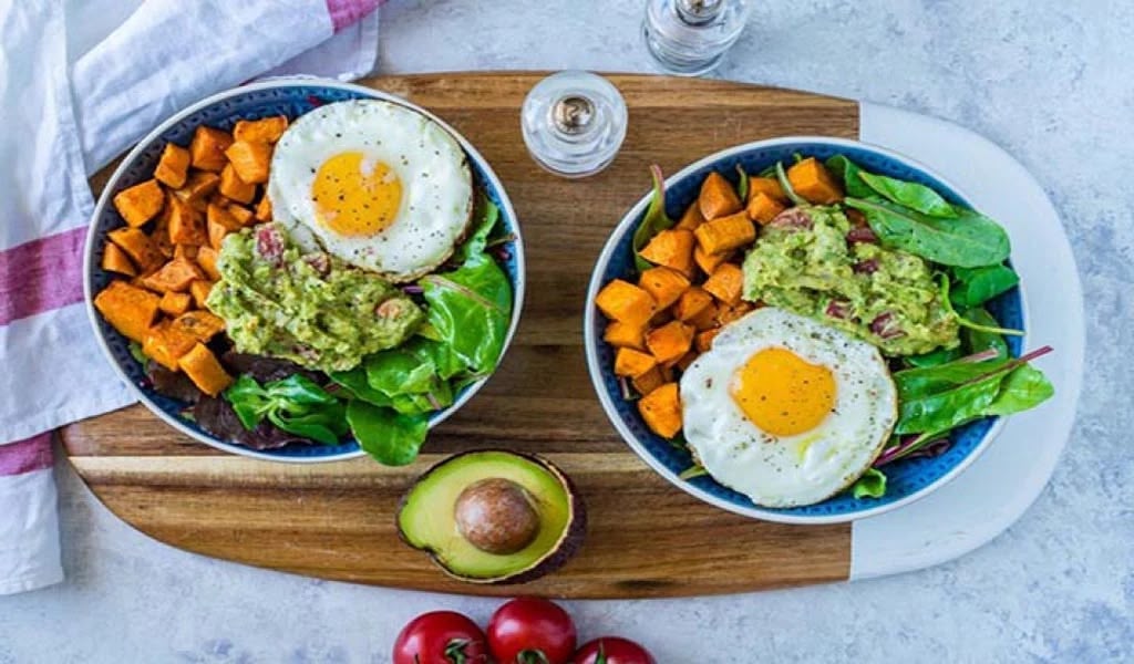 Eat Clean là phương pháp ăn uống ưu tiên thực phẩm tươi, ít qua chế biến công nghiệp
